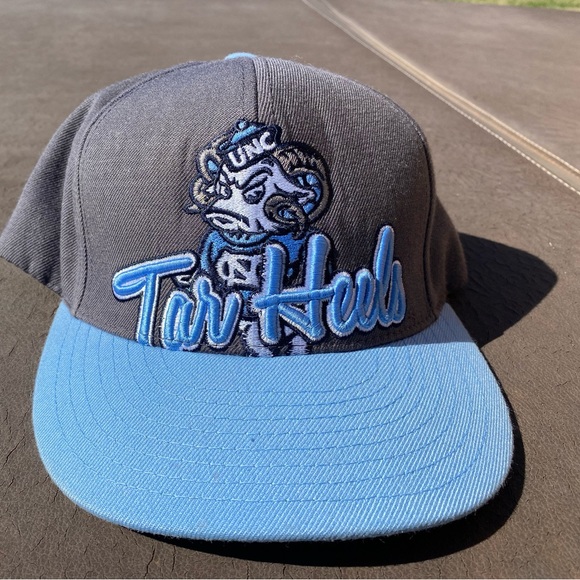 UNC Tar Heels Hat - Picture 1 of 4